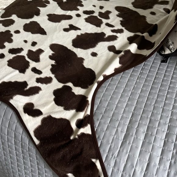 Charter Club Brown and White Patterned Throw - Picture 5 of 10